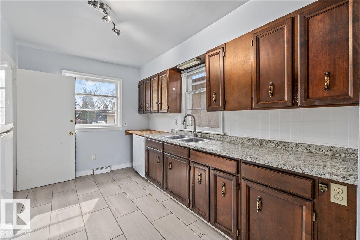 11227 52 ST NW - 9