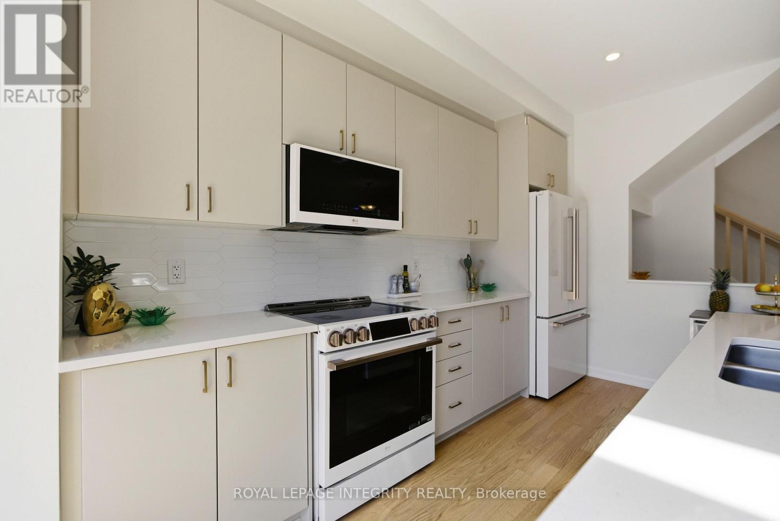 502 BUNDORAN PLACE - 9