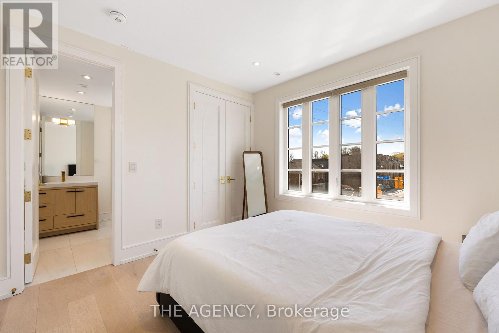 1202 AVENUE ROAD - 22