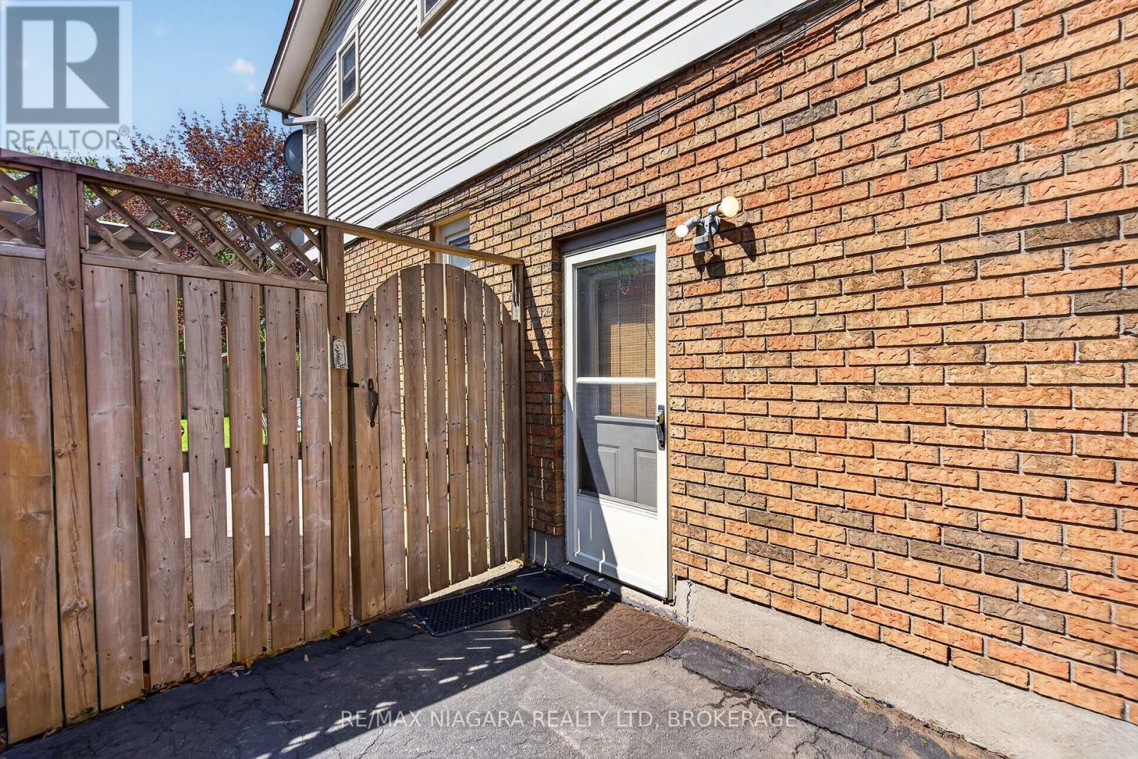 23 WINDWARD STREET - 33