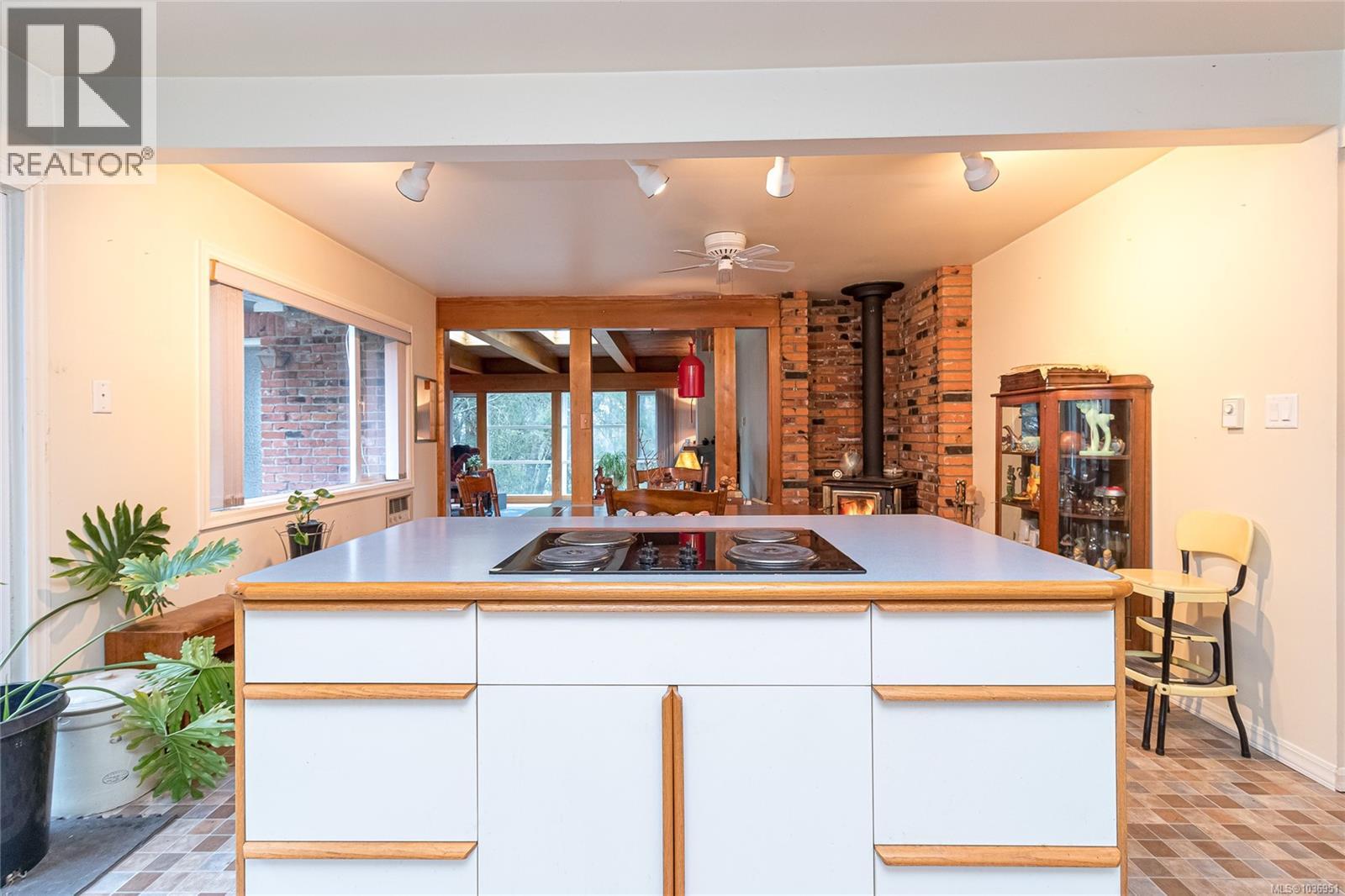 8050 Rae-leigh Pl - 14