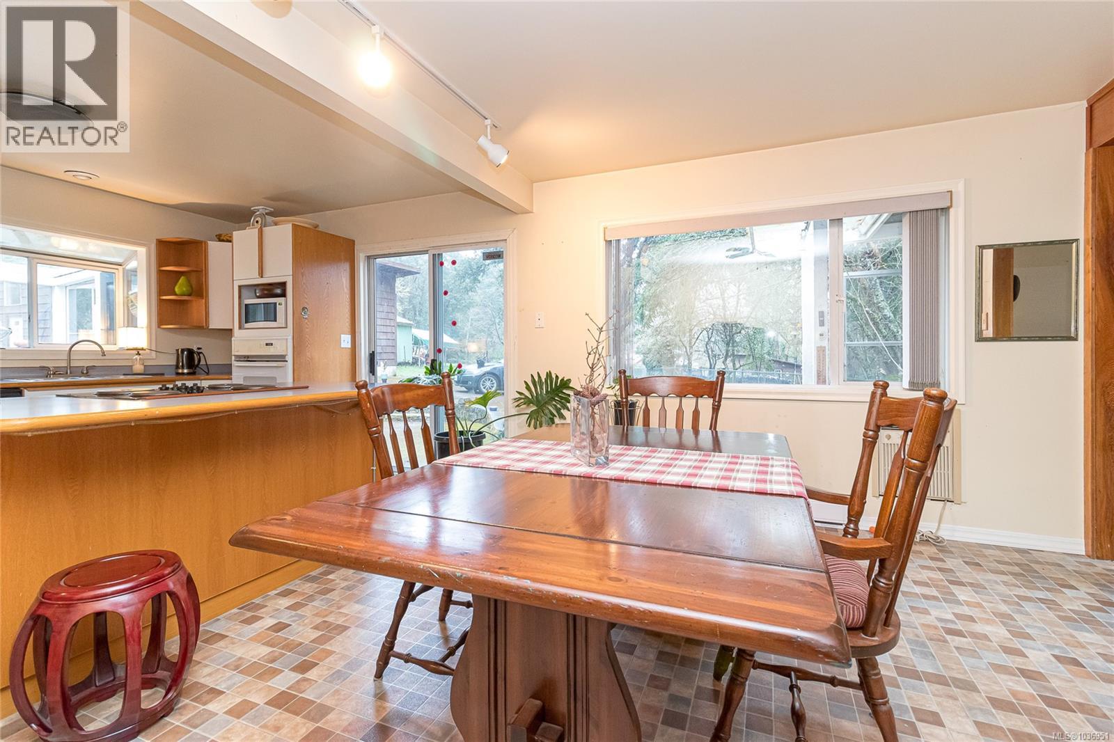 8050 Rae-leigh Pl - 8