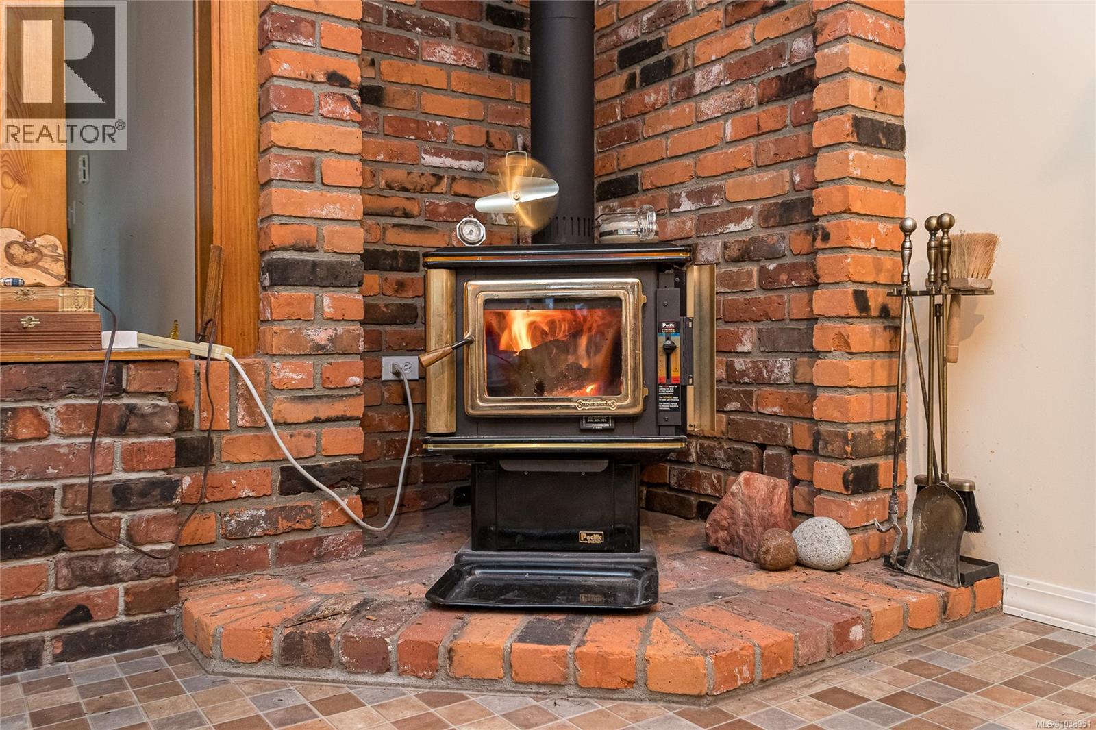 8050 Rae-leigh Pl - 10