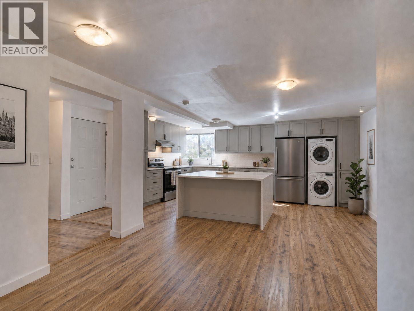 5683 EMILY WAY, Sechelt