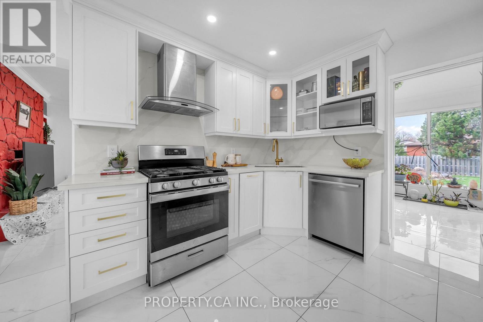 7063 MCGILL STREET - 16