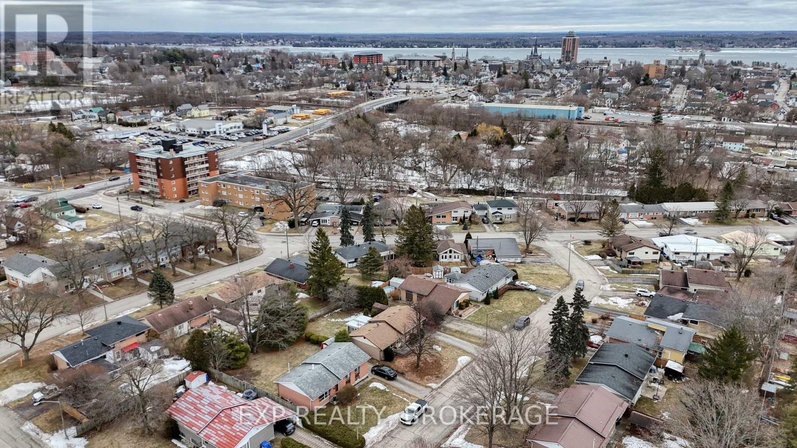 19 CONVAY CRESCENT - 48