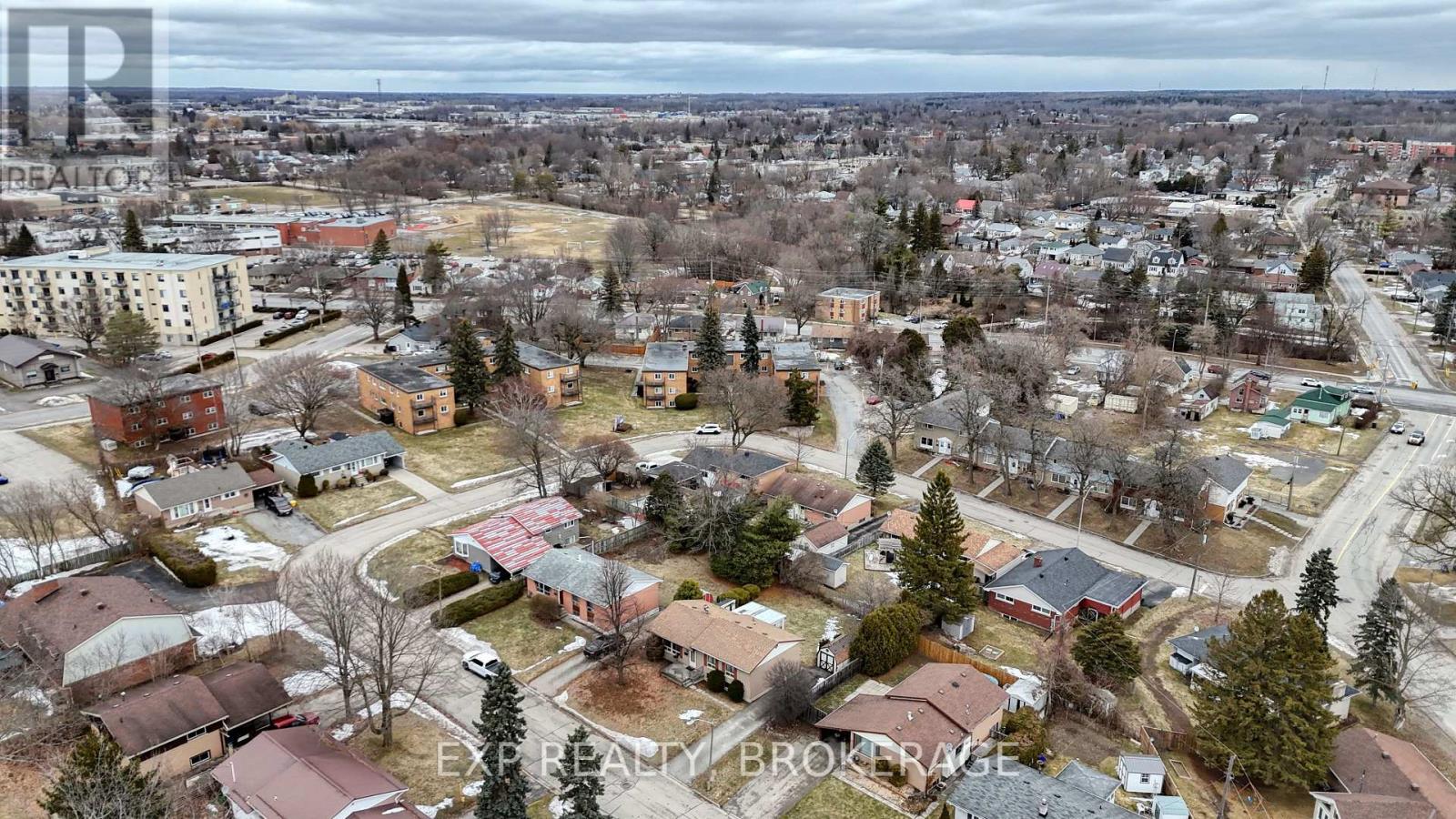 19 CONVAY CRESCENT - 47