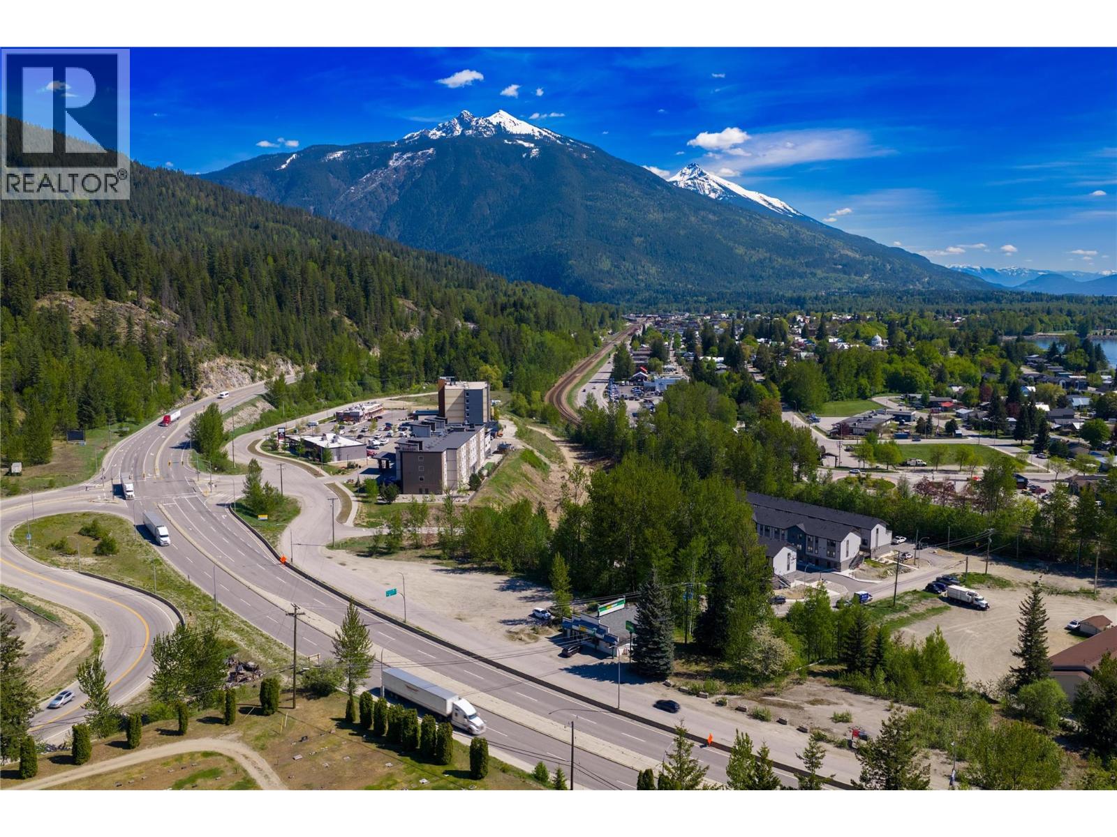 1792 Bend Frontage Road, Revelstoke