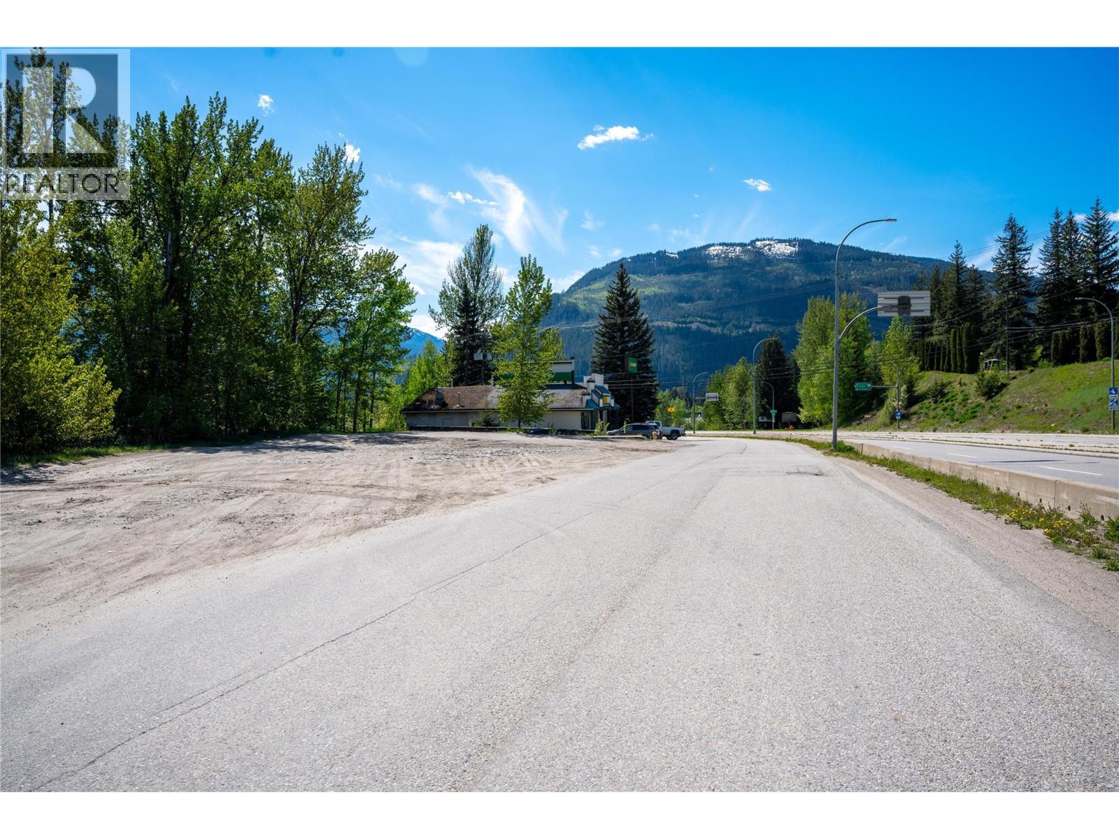 1792 Bend Frontage Road, Revelstoke