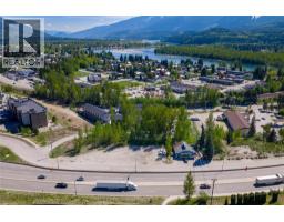 1792 Bend Frontage Road, Revelstoke, BC V0E2S0 Photo 8