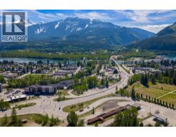 1792 Bend Frontage Road, Revelstoke, BC V0E2S0 Photo 6