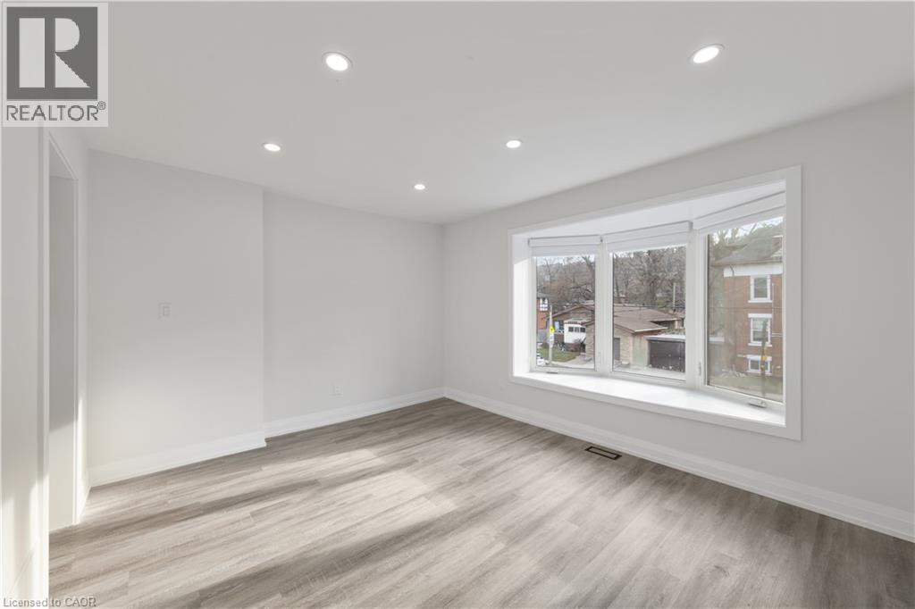 5 MAPLEWOOD Avenue - 25