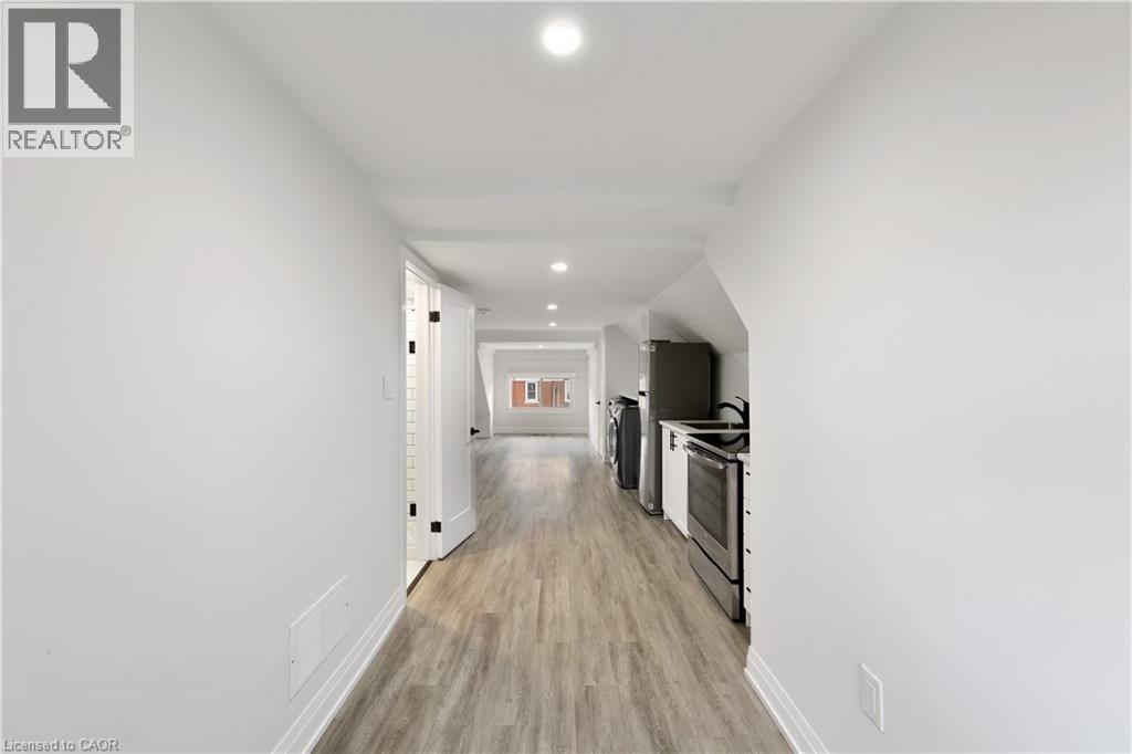 5 MAPLEWOOD Avenue - 28
