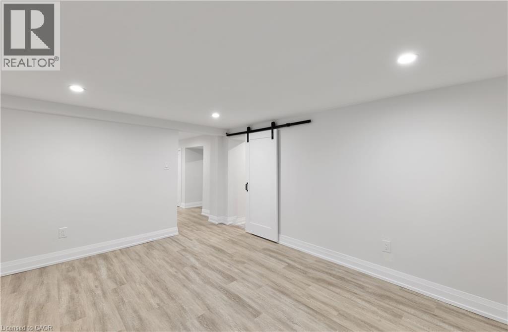 5 MAPLEWOOD Avenue - 45