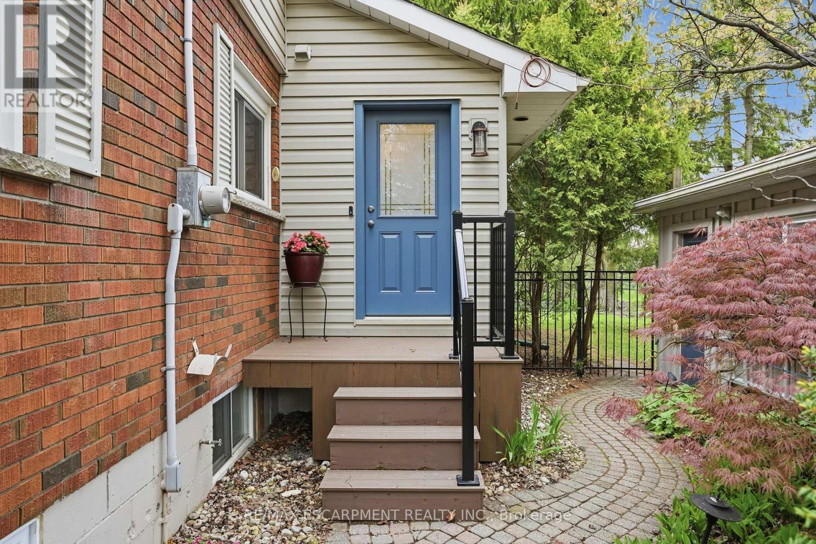 21 BRIAN BOULEVARD - 39
