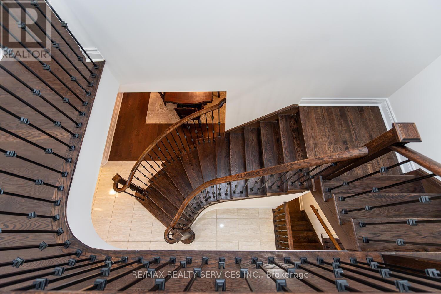 28 STONEGATE AVENUE - 18