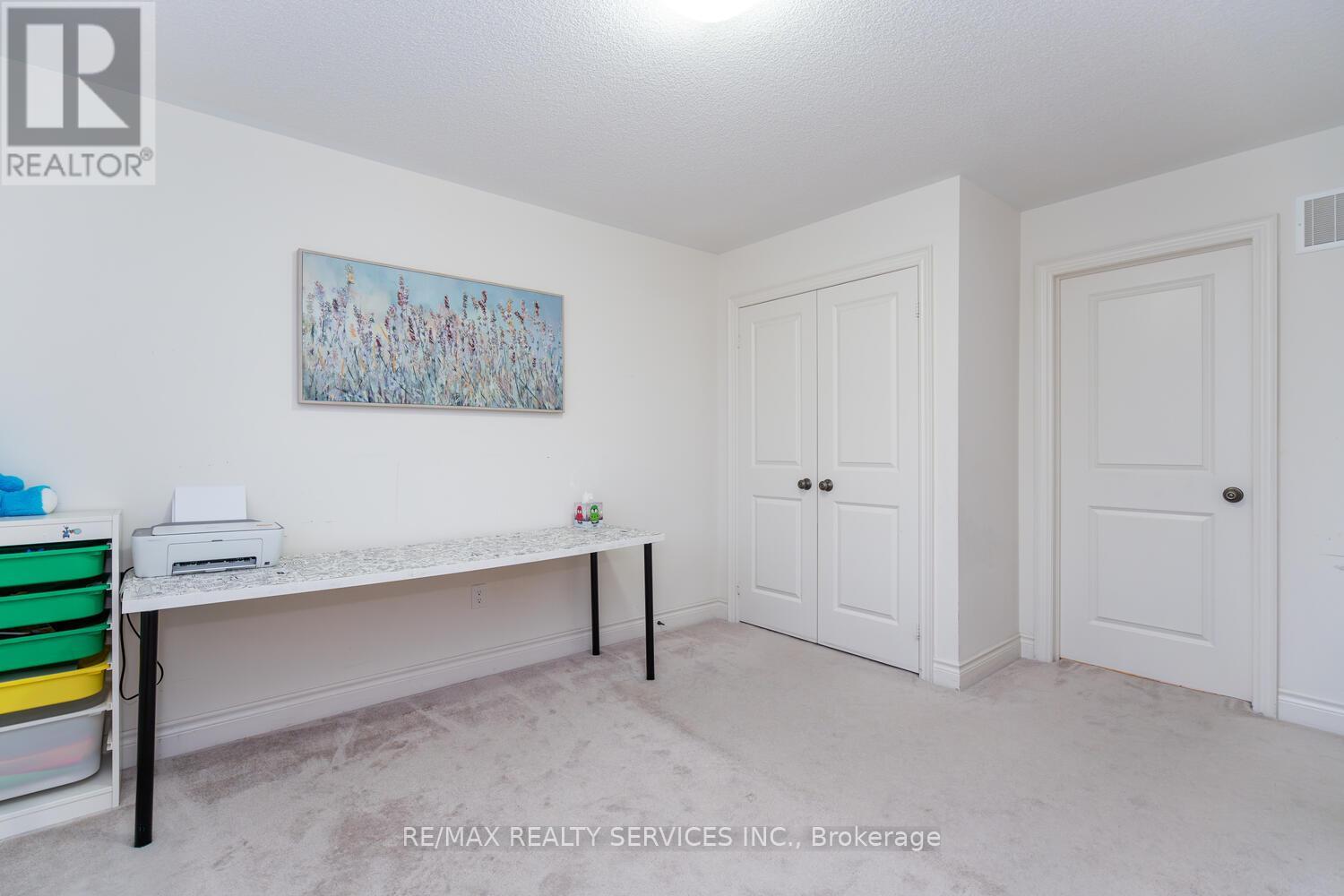 28 STONEGATE AVENUE - 28