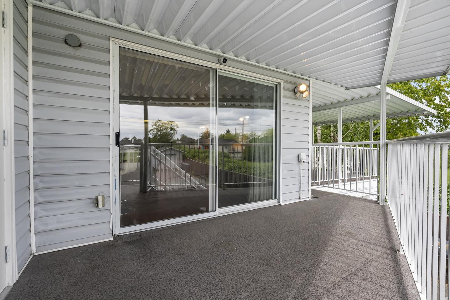 House in Surrey - Image 3