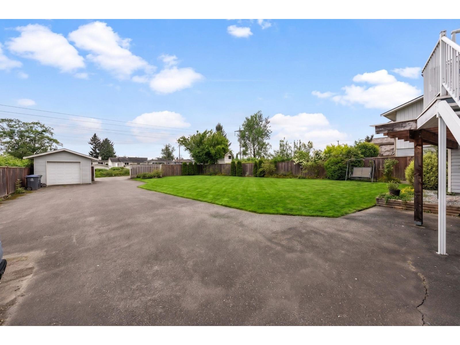 House in Surrey - Image 8
