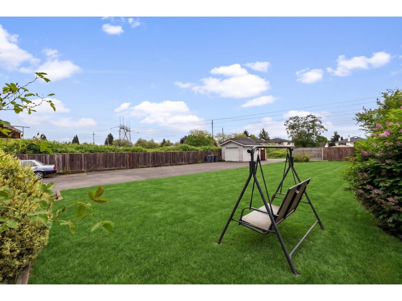 House in Surrey - Image 28