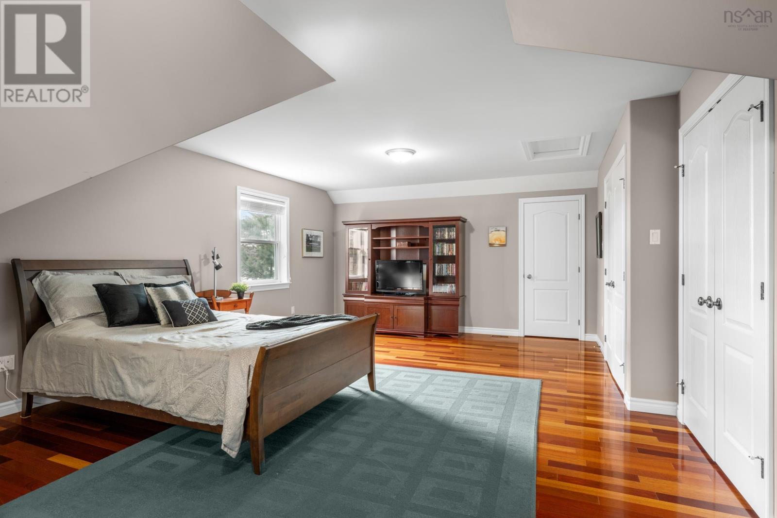 Property 31 of 46 of 981 Shore Drive