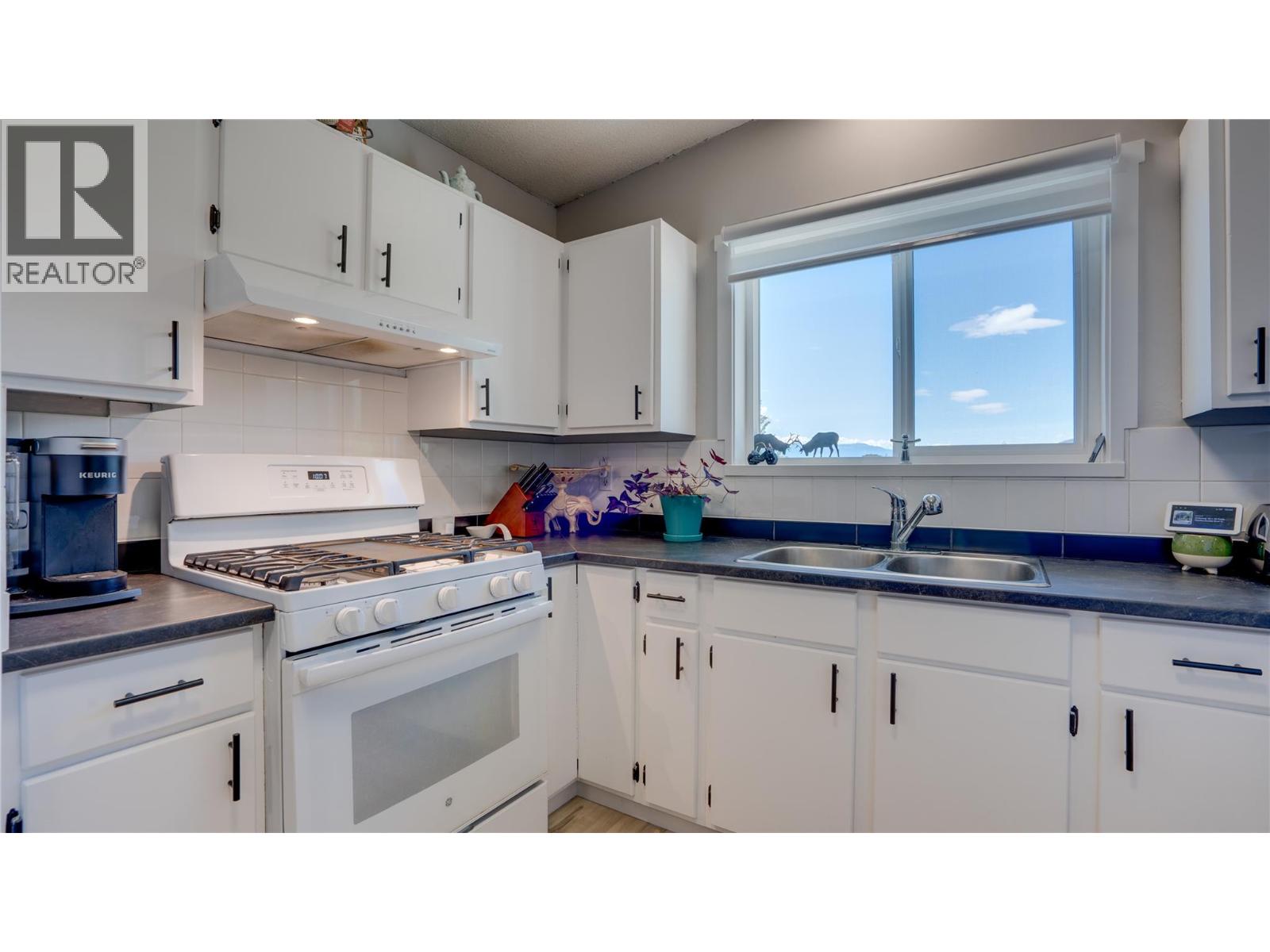 48 Stroulger Road - 26