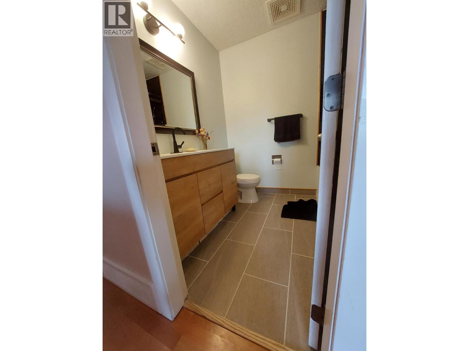 380 6 Avenue SE - 32