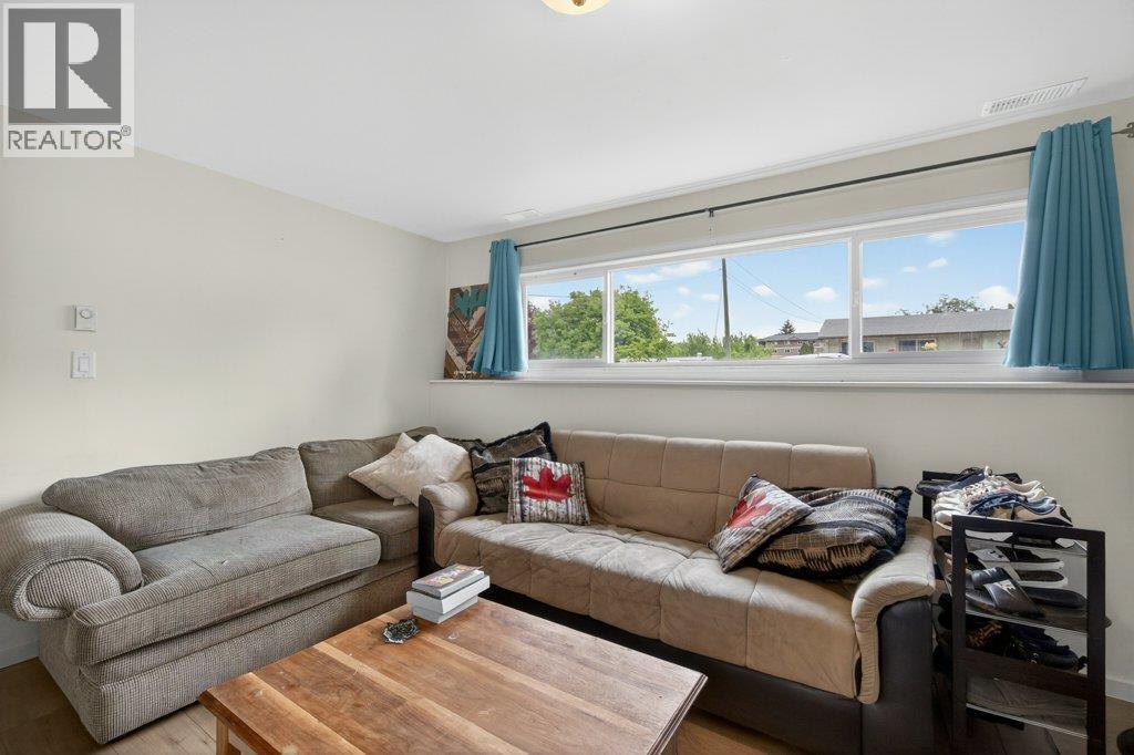 380 6 Avenue SE - 43