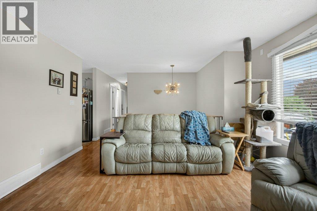 380 6 Avenue SE - 24