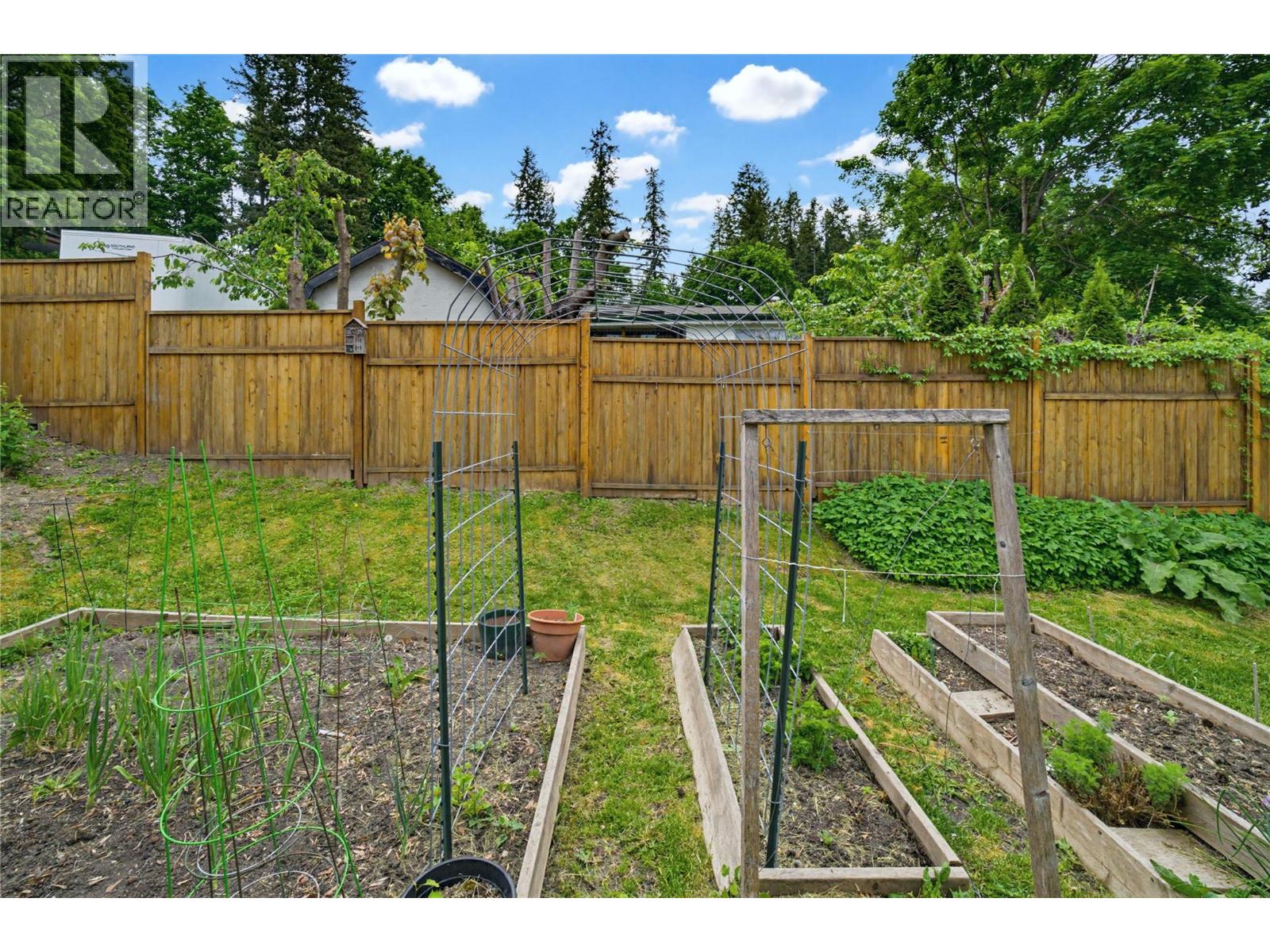 380 6 Avenue SE - 50