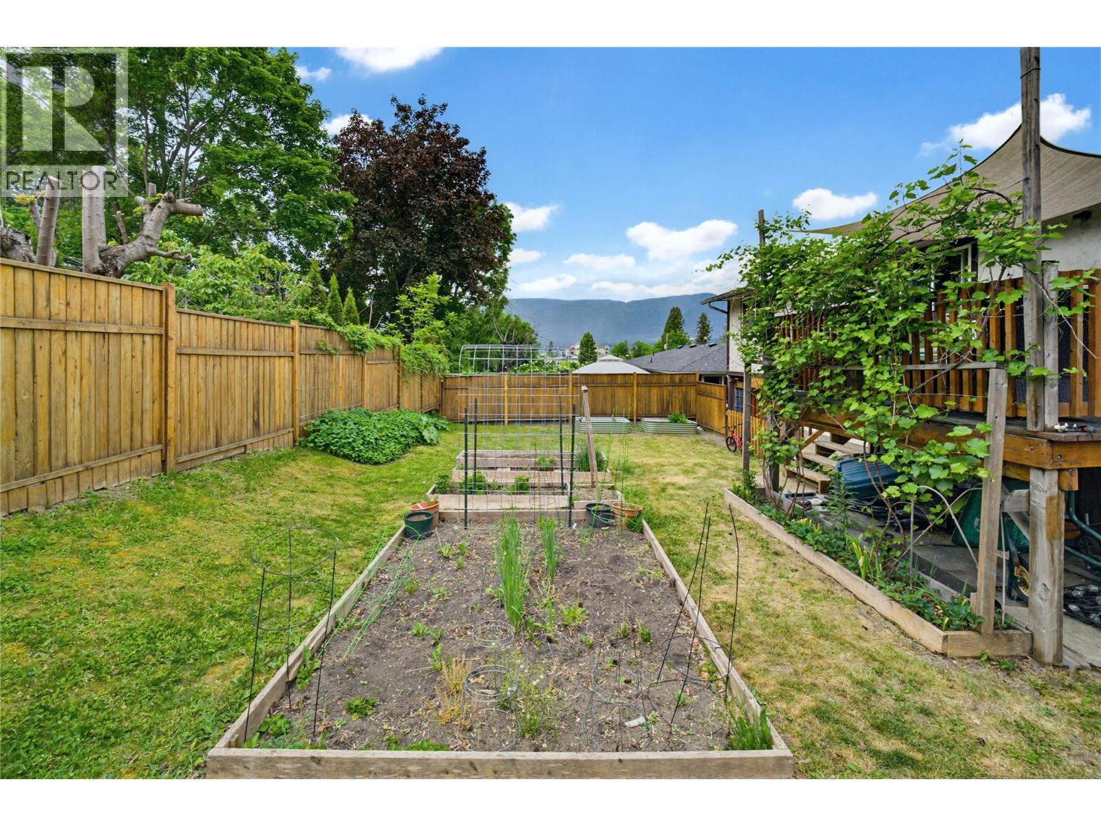 380 6 Avenue SE - 10