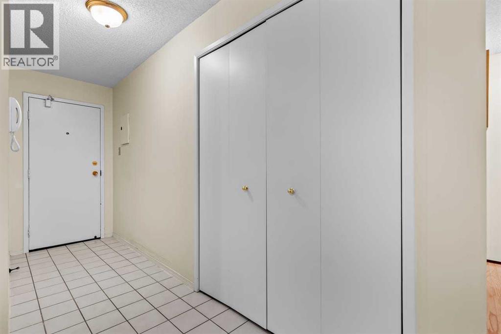 #122 723 57 Avenue SW - 22