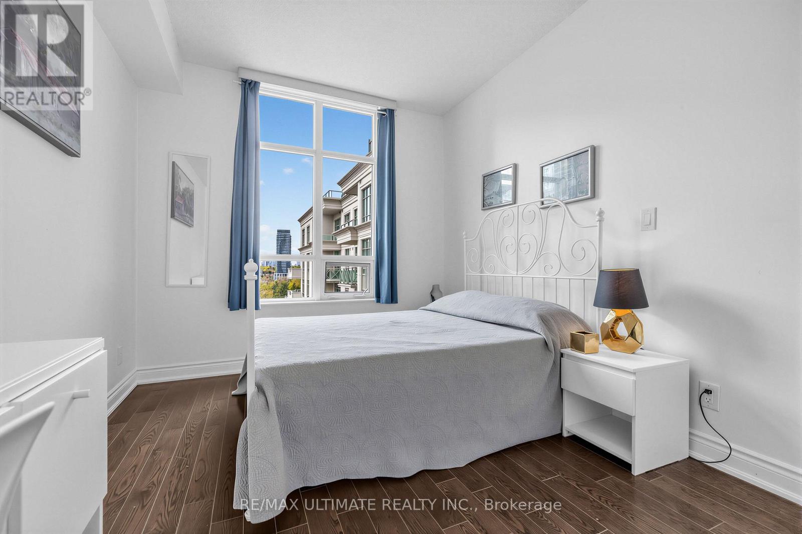 #1003 20 BLOORVIEW PLACE - 12