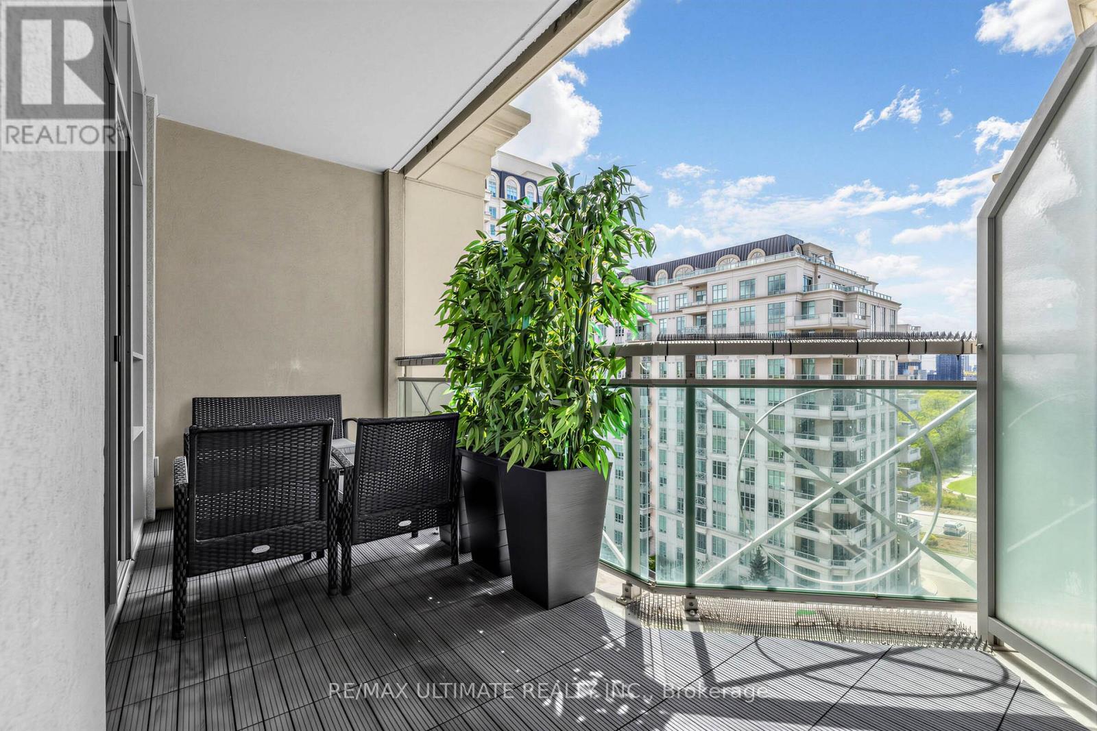 #1003 20 BLOORVIEW PLACE - 18
