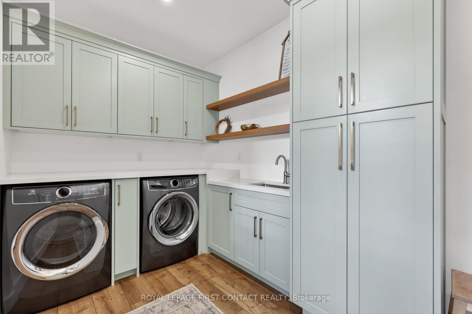 144 ARLYNN CRESCENT - 24