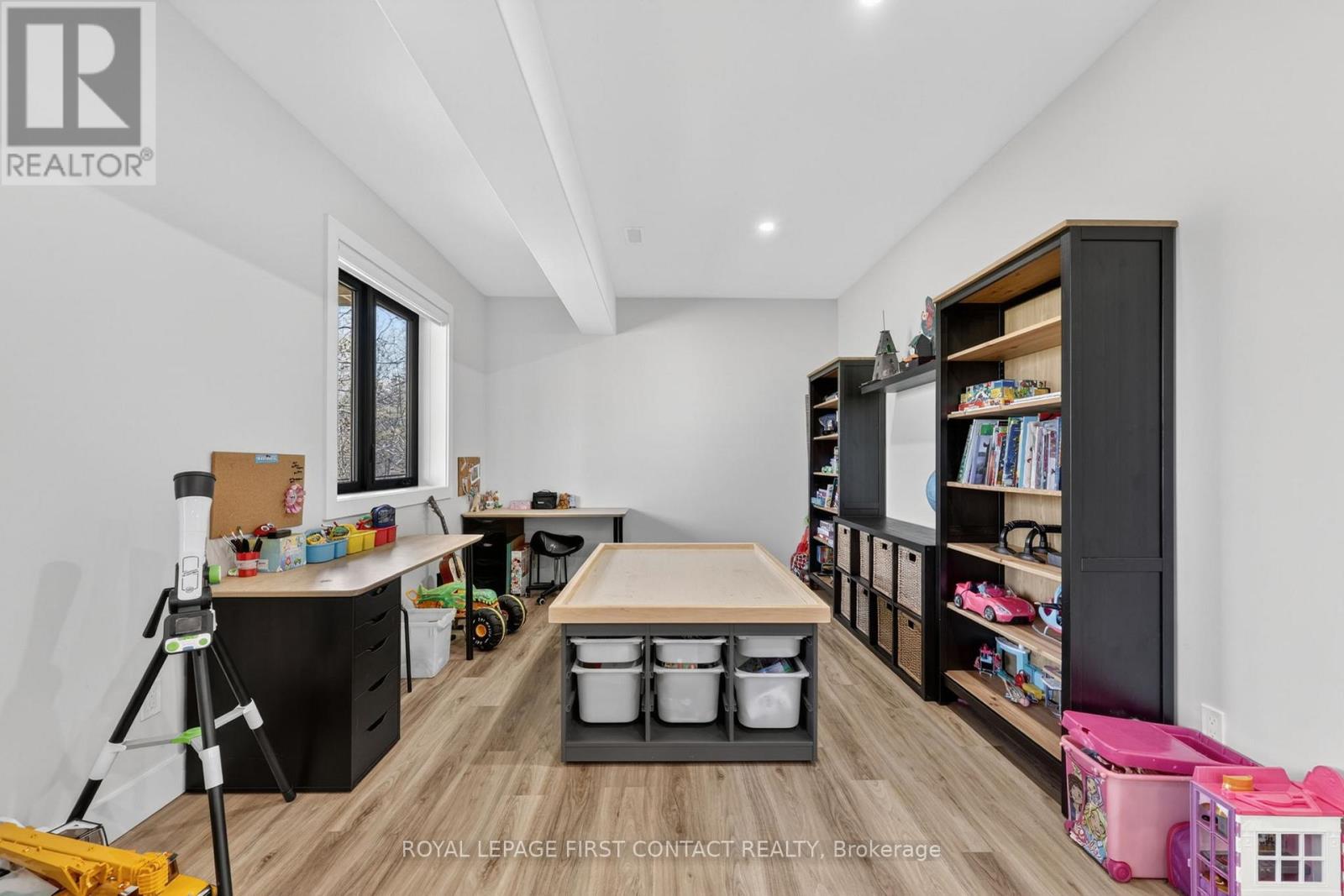 144 ARLYNN CRESCENT - 29