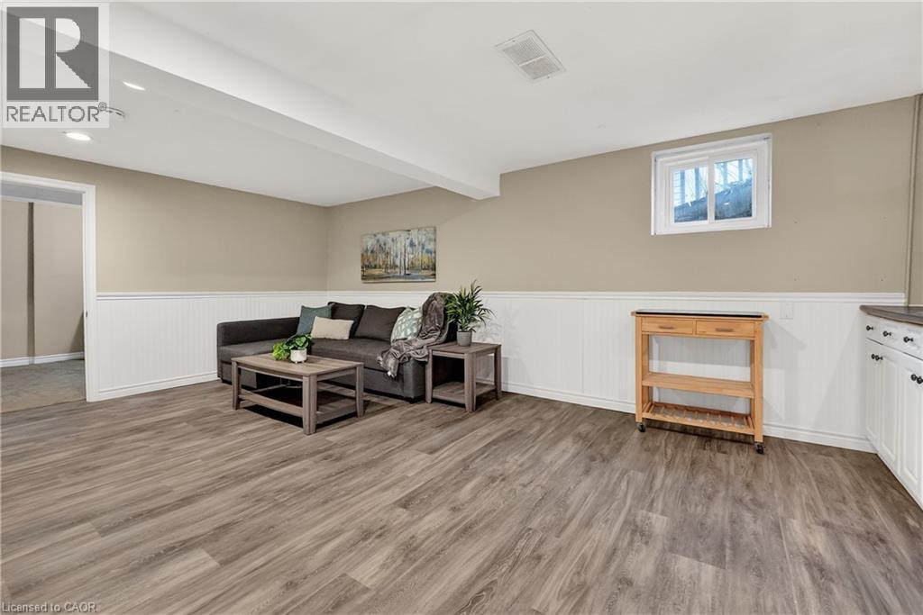 287 MAIN Street E - 27