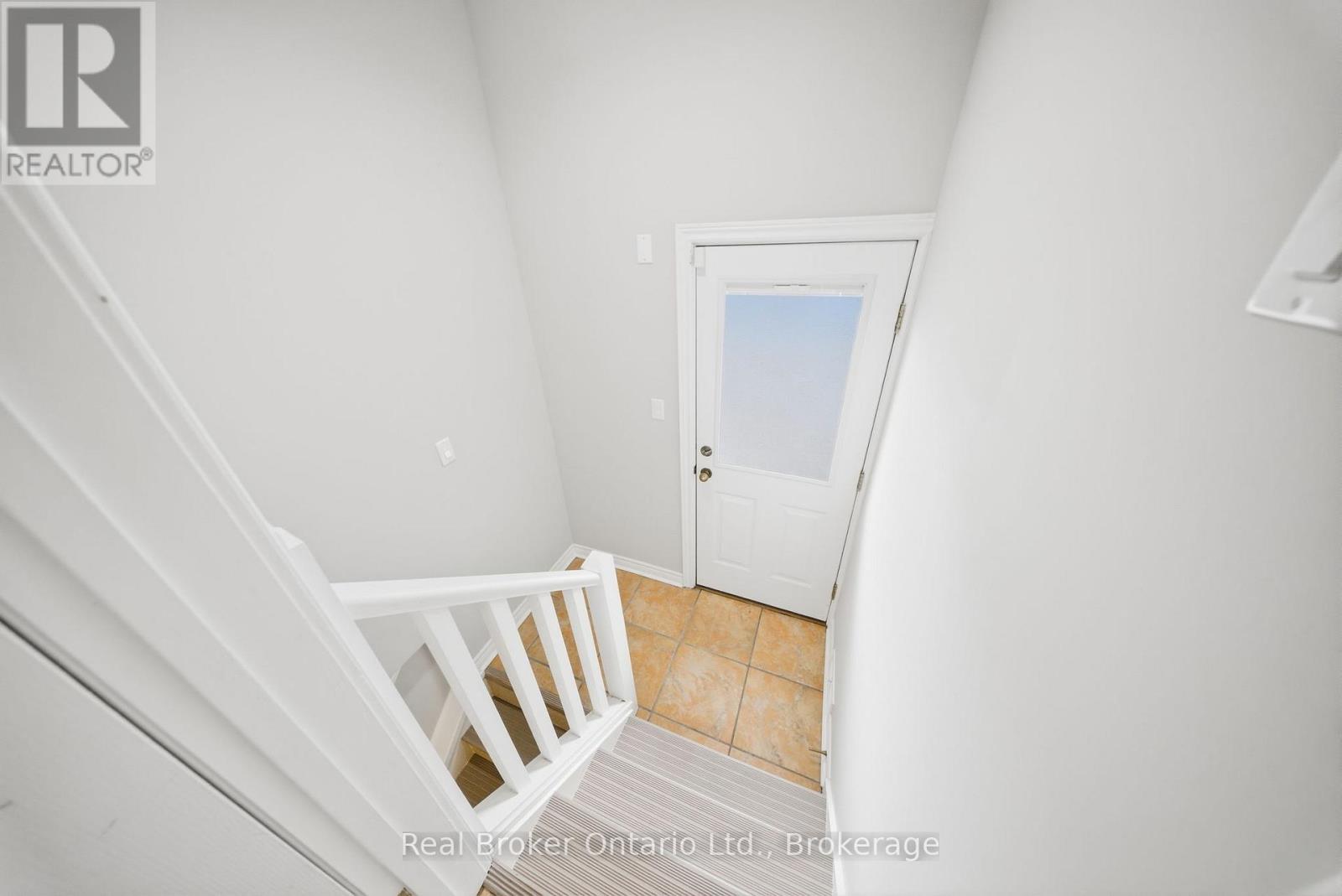 383 NORTH SHORE BOULEVARD W - 34