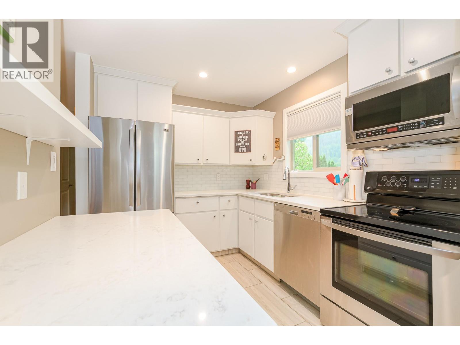 1226 Green Road S - 5