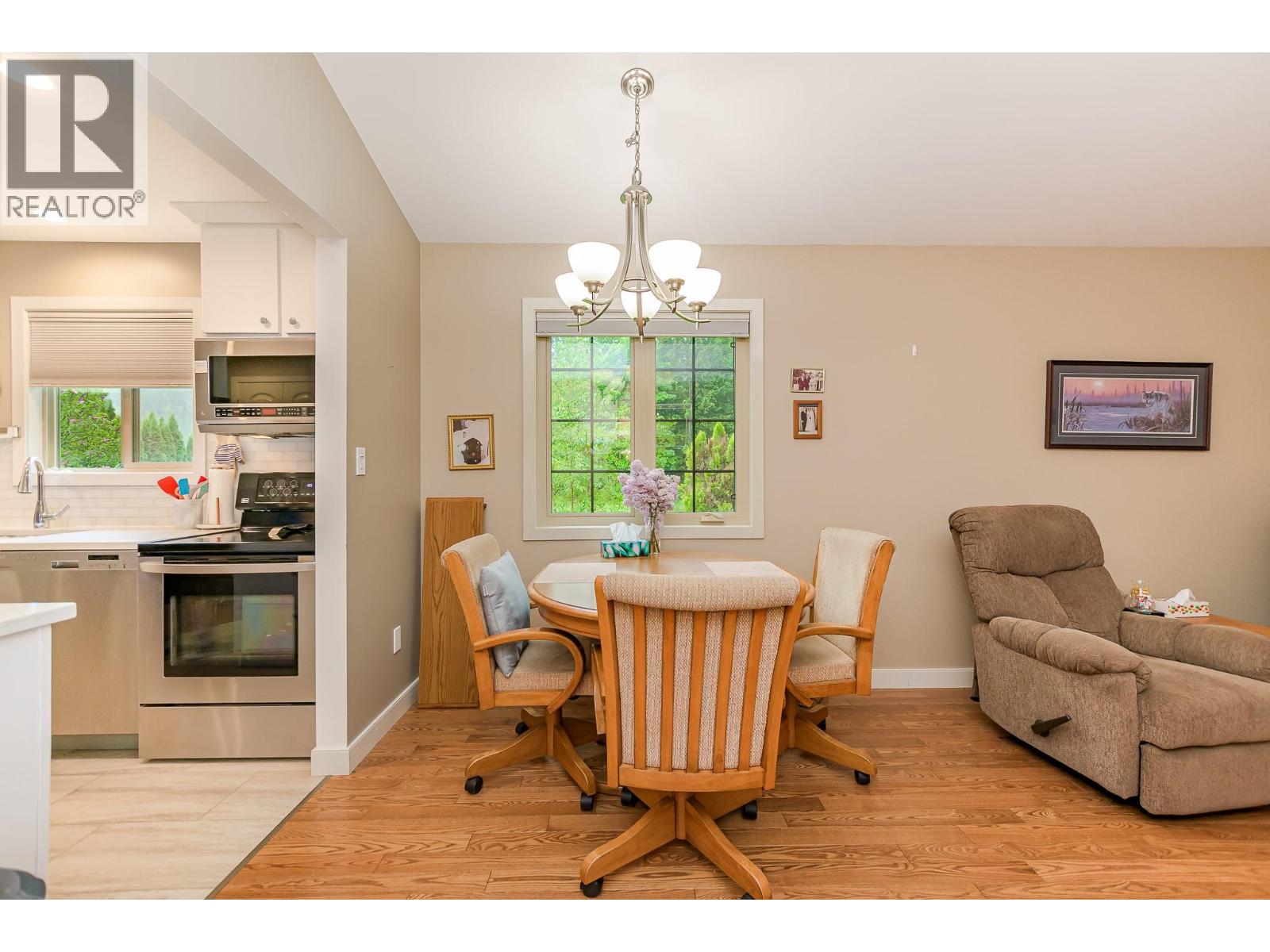  1226 Green Road South, Sicamous