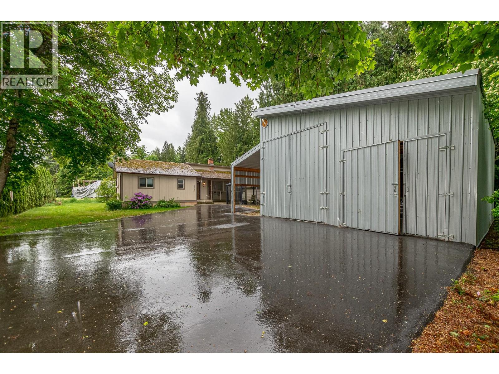  1226 Green Road South, Sicamous