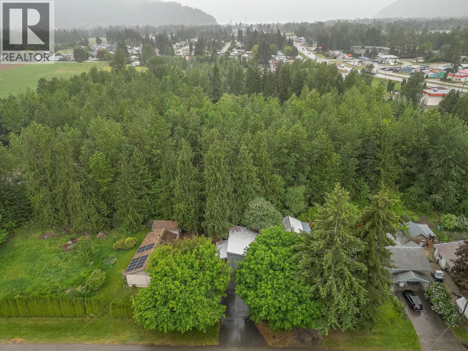  1226 Green Road South, Sicamous