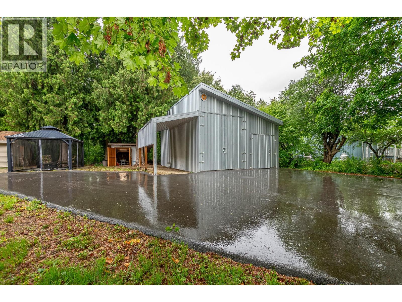 1226 Green Road S - 33