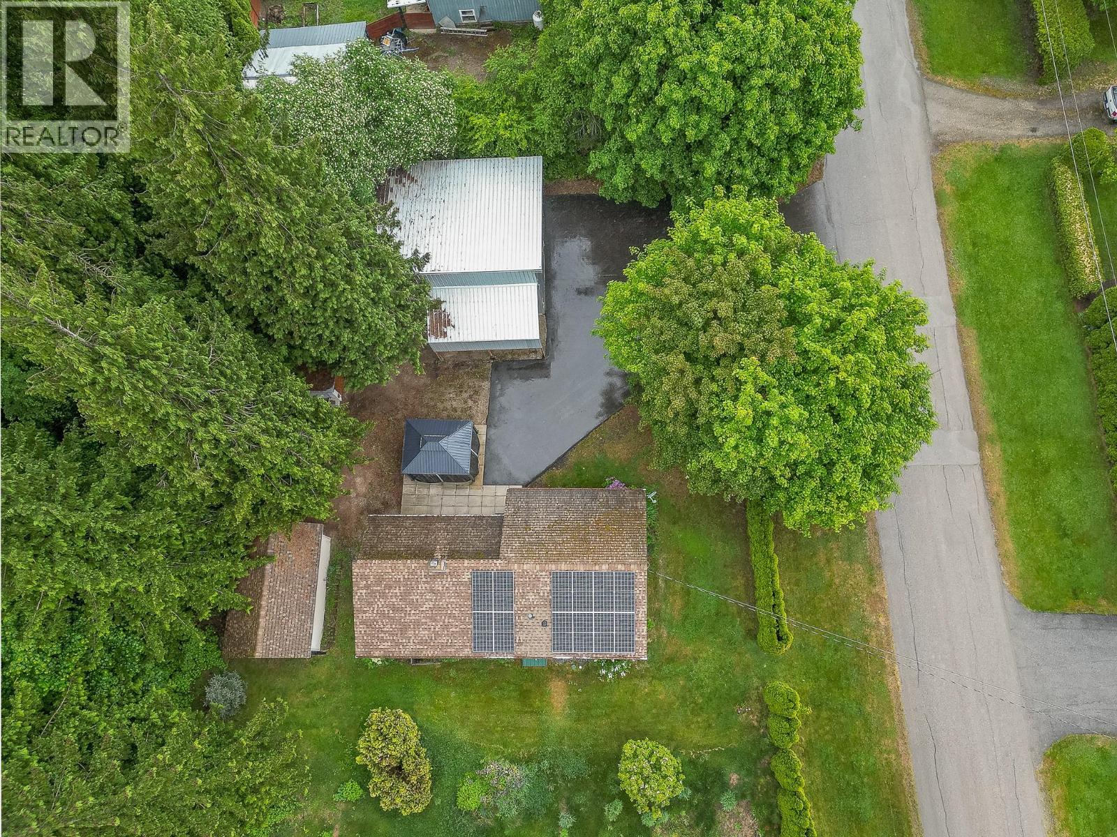  1226 Green Road South, Sicamous