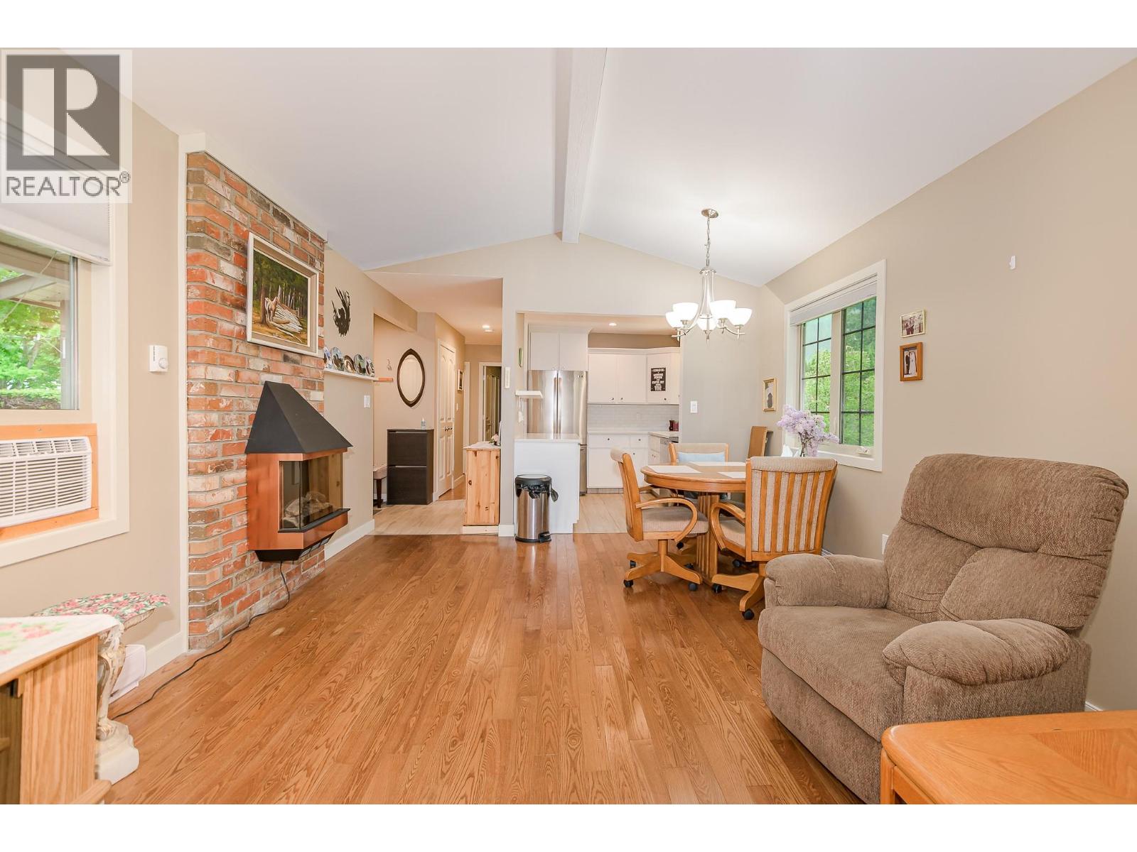  1226 Green Road South, Sicamous
