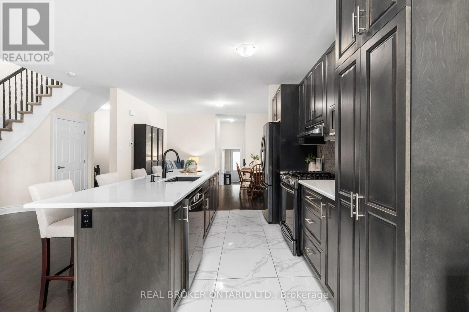 14 PEEVER PLACE - 16