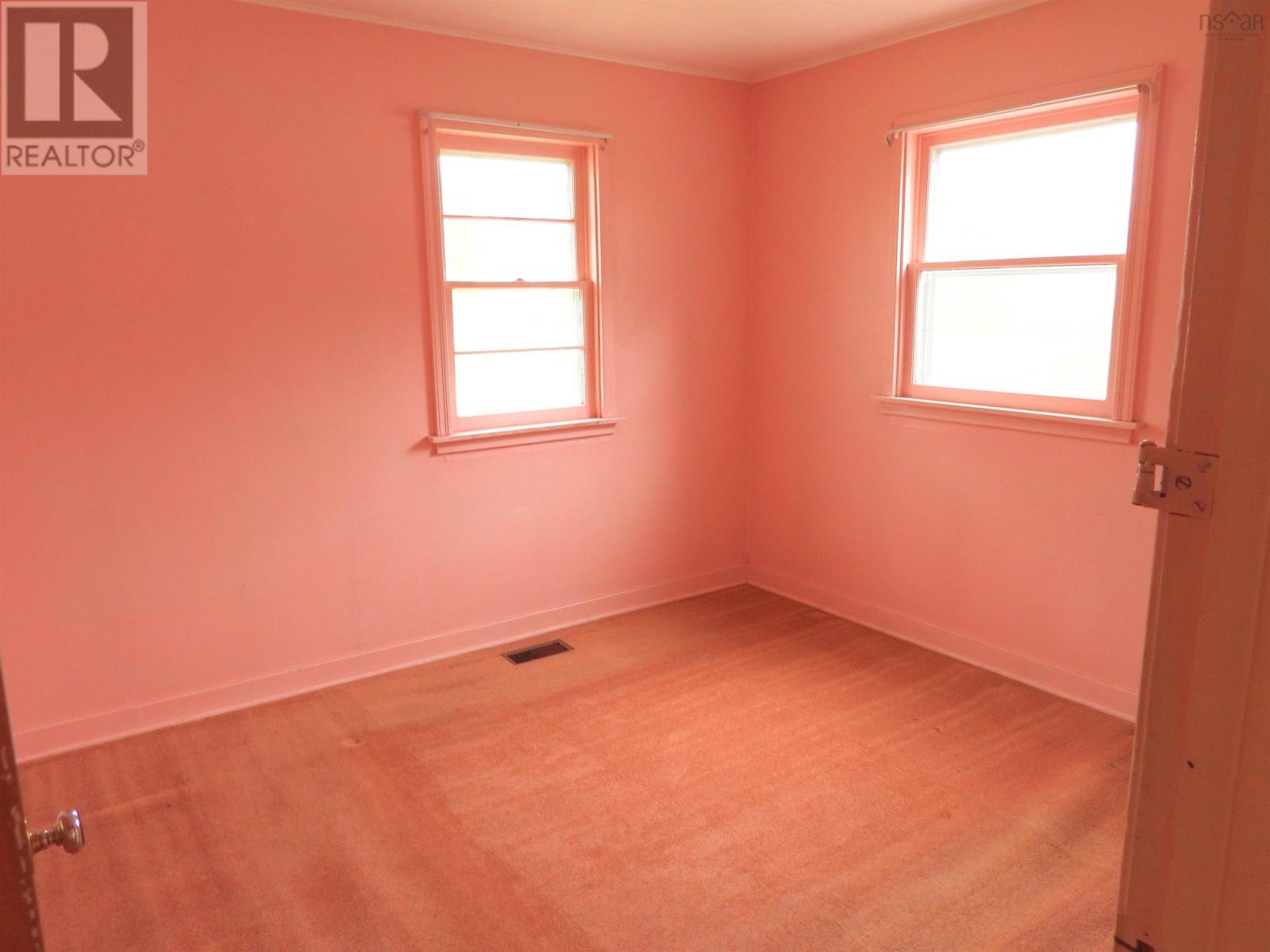 Property 22 of 34 of 526 Windsor Street