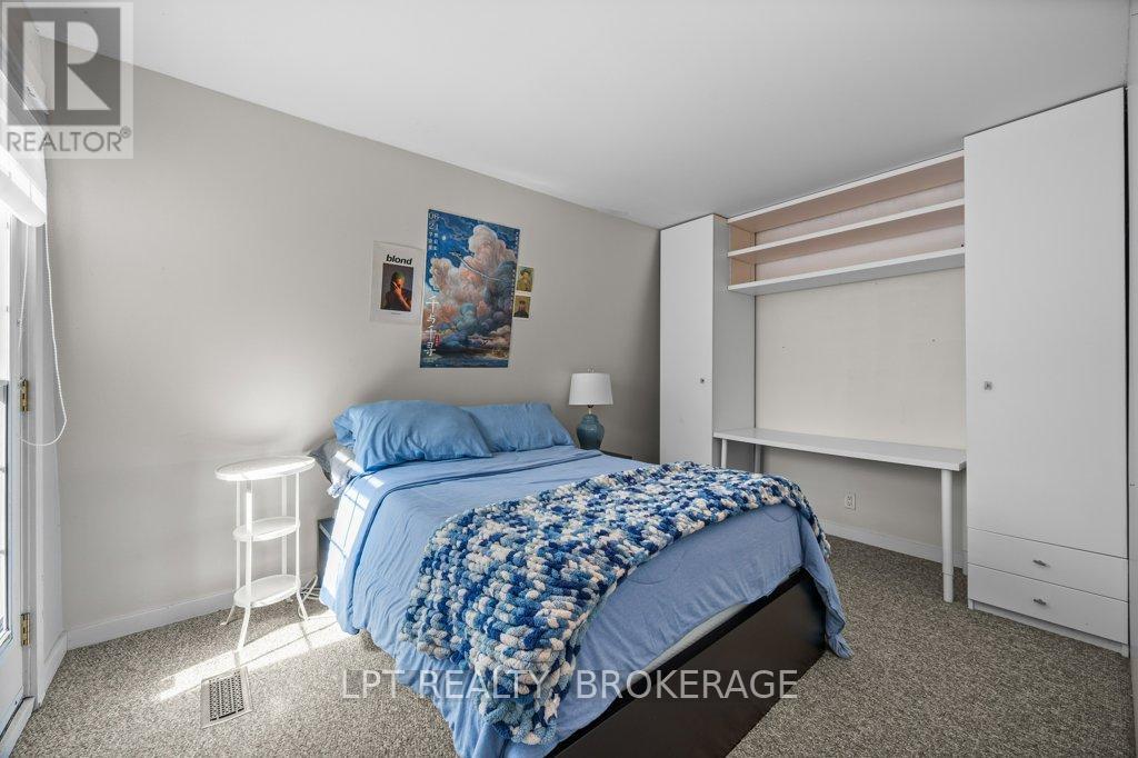 570 FRONTENAC STREET - 19
