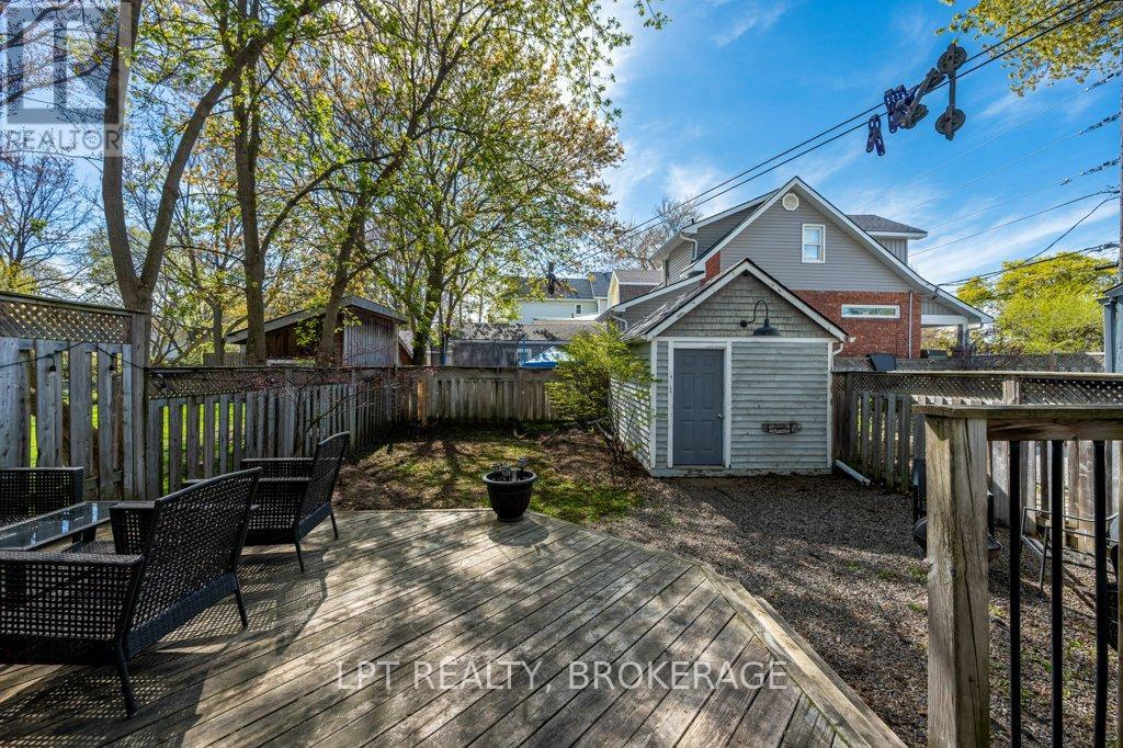 570 FRONTENAC STREET - 31