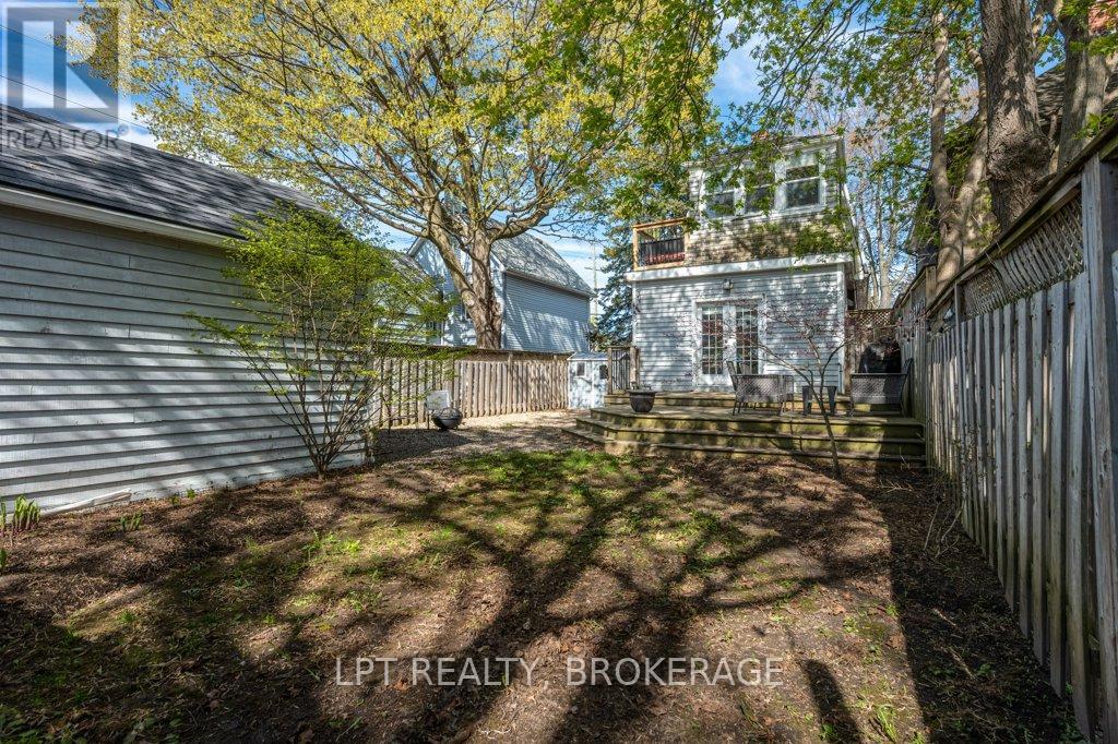570 FRONTENAC STREET - 33